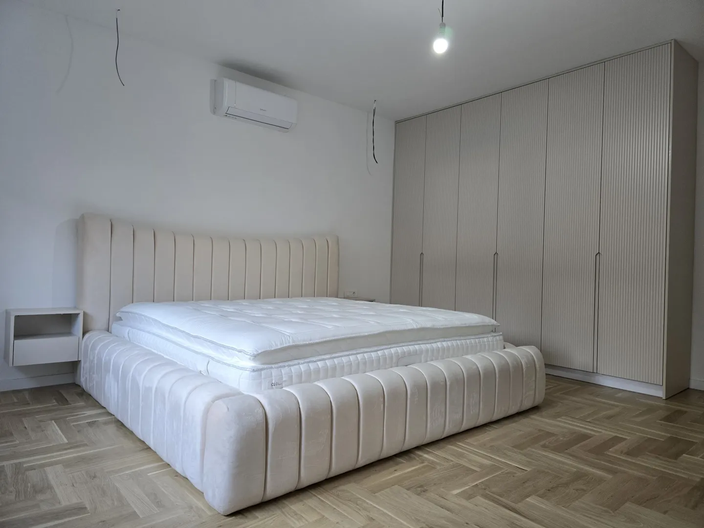 Spalnica in hodnik po meri — fotografija 1